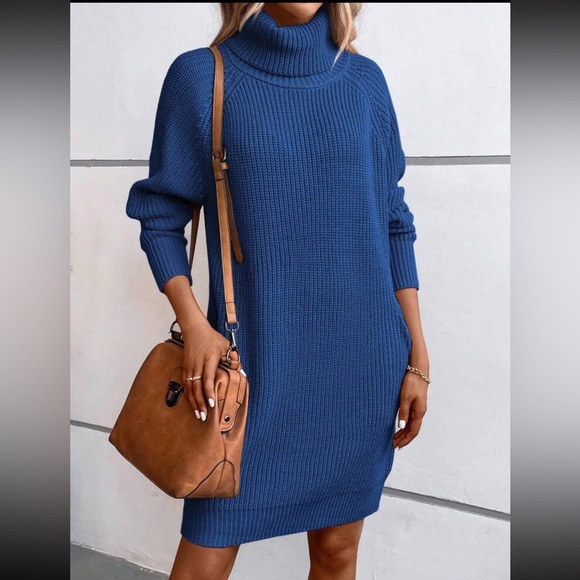 Cozy turtleneck sweater dress - Picture 5 of 7
